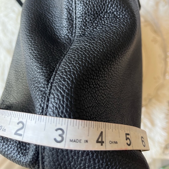 RESERVED FOR @michellyma Kate spade black pebble grain leather top tote preowned - Picture 7 of 16